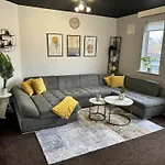 Sleeps 8 3 Bed Parking Nec Jlr Nia Airport
