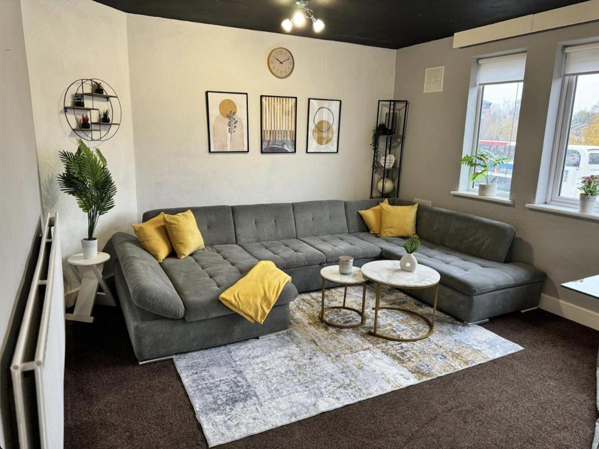 Apartment Sleeps 8 3 Bed Parking Nec Jlr Nia Airport Birmingham