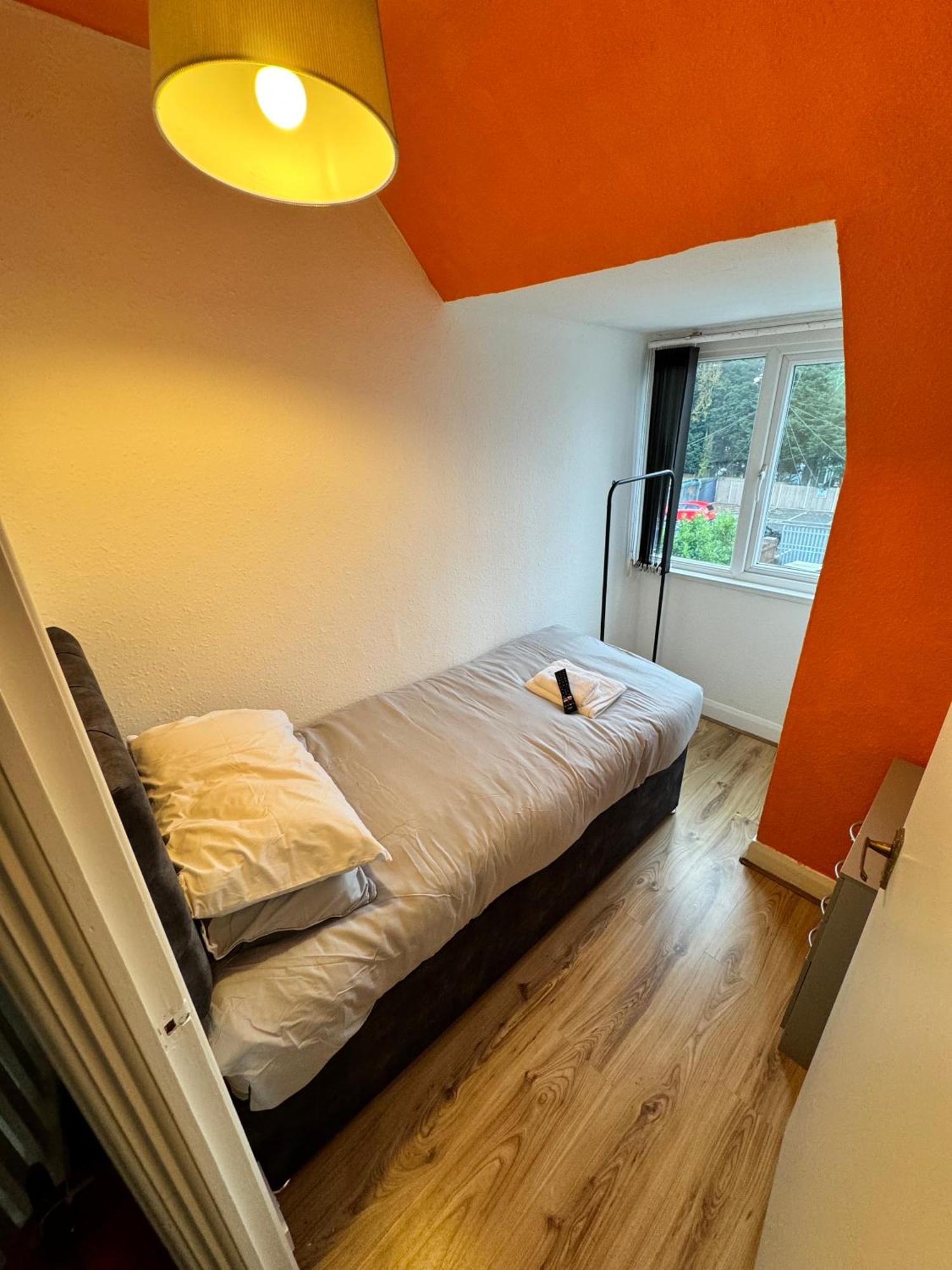 Apartment Sleeps 8 3 Bed Parking Nec Jlr Nia Airport