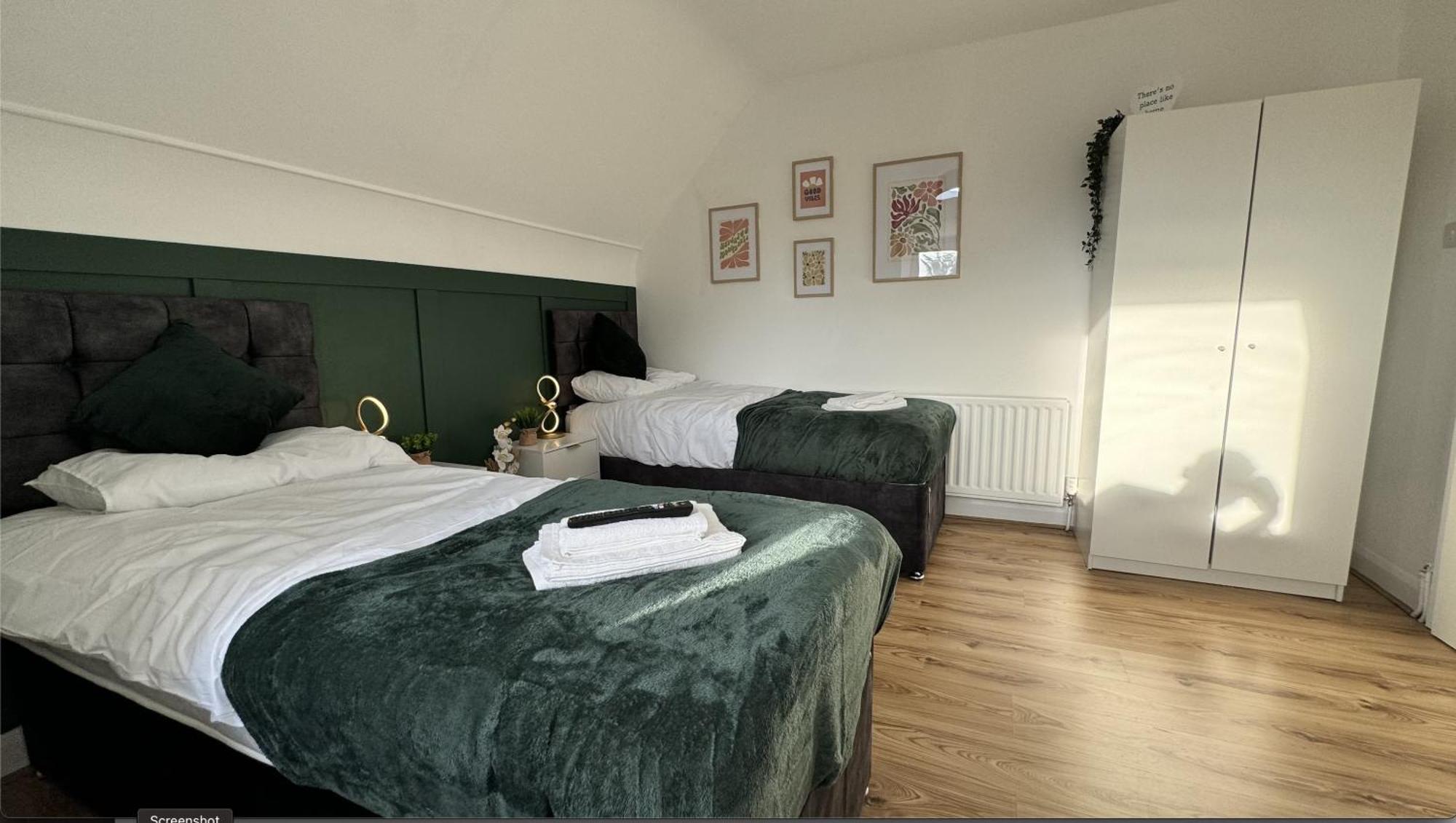 Apartment Sleeps 8 3 Bed Parking Nec Jlr Nia Airport *