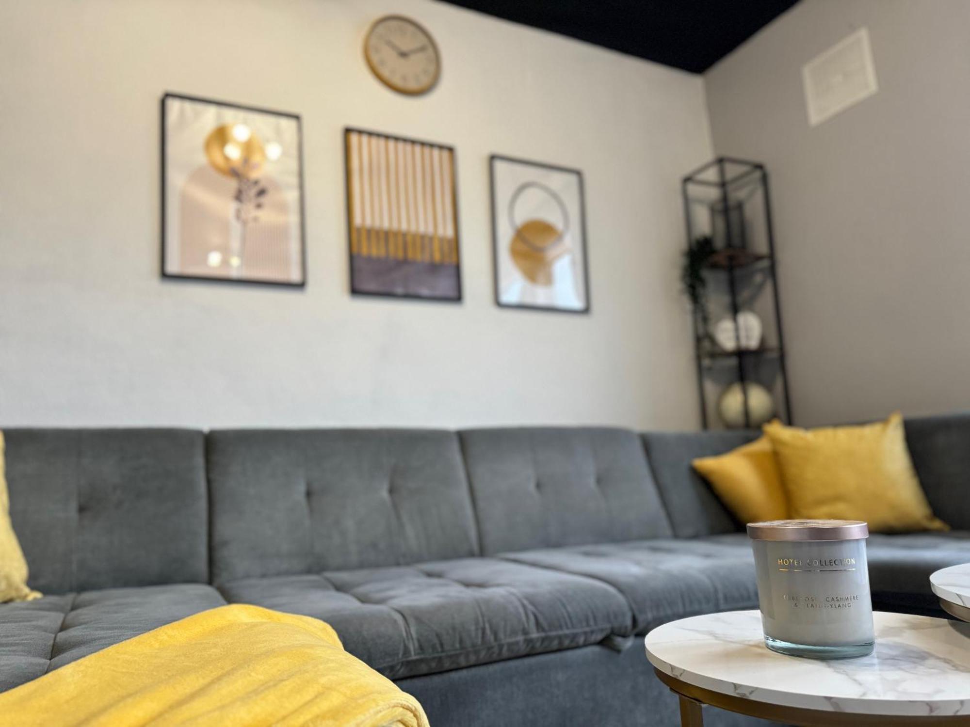 Apartment Sleeps 8 3 Bed Parking Nec Jlr Nia Airport Birmingham