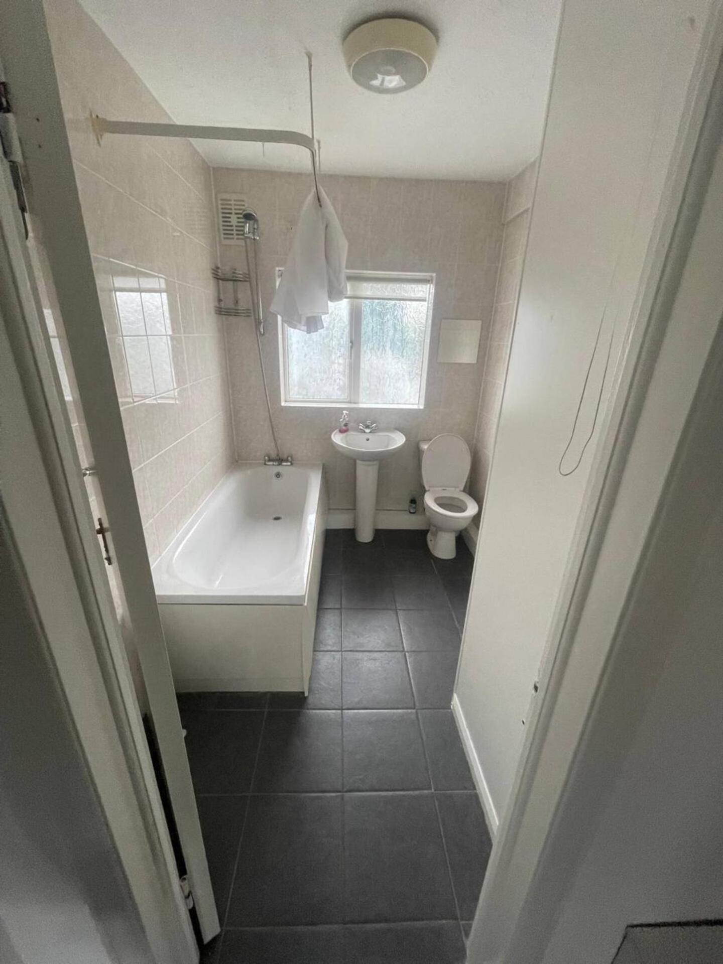 Apartment Sleeps 8 3 Bed Parking Nec Jlr Nia Airport *